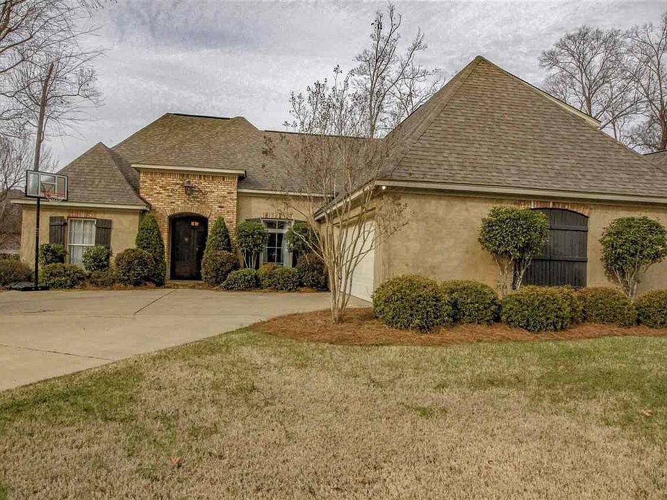 1st image of 104 Cottonwood Dr