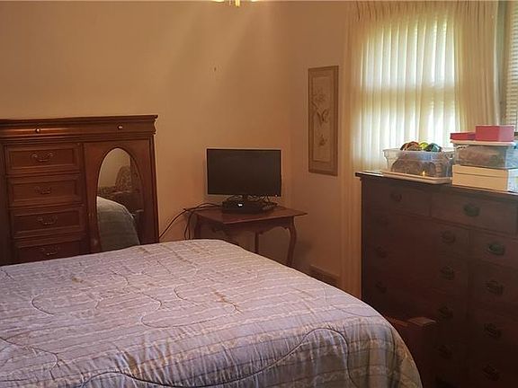 5th image of 11086 S Shore Ave