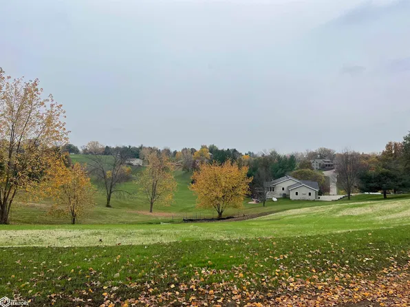18 Fore Seasons Dr, Grinnell, IA 50112