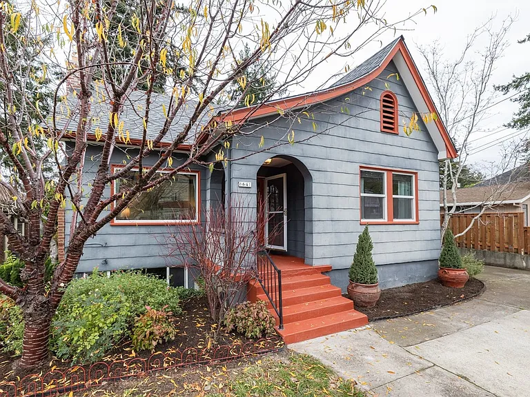6641 E Burnside St #B — Photo 3