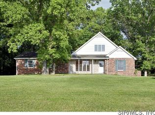 542 Seminary Rd, Brighton, IL 62012