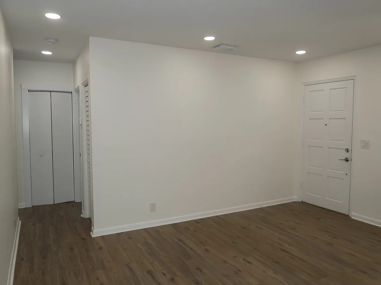 2 bed, 1242 sqft, $3,750 — Photo 2