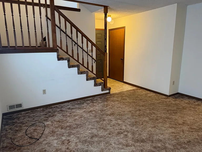 2205 Warwick St — Photo 11