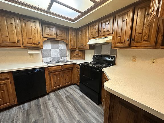 3rd image of 2627 Silvertree Dr #2627