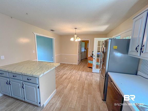 4th image of 1200 S Juniper St