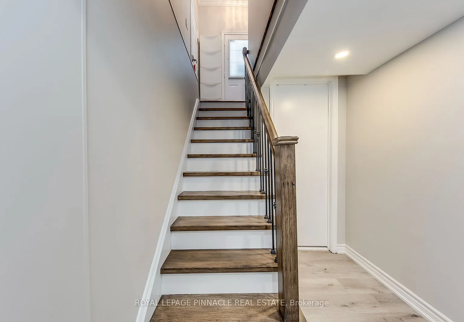 3 bed, $2,300 — Photo 4