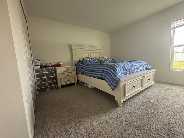 402 NE Mainsail St — Photo 11