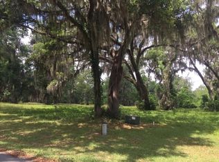 50 Coopers Point Dr, Townsend, GA 31331