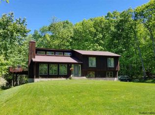 16 Guilford Schoolhouse Rd, New Paltz, NY 12561