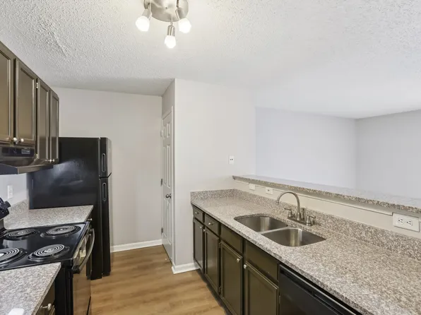 Hunters Point Apartments