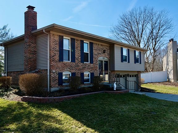 3rd image of 7318 Chimney Rock Ct