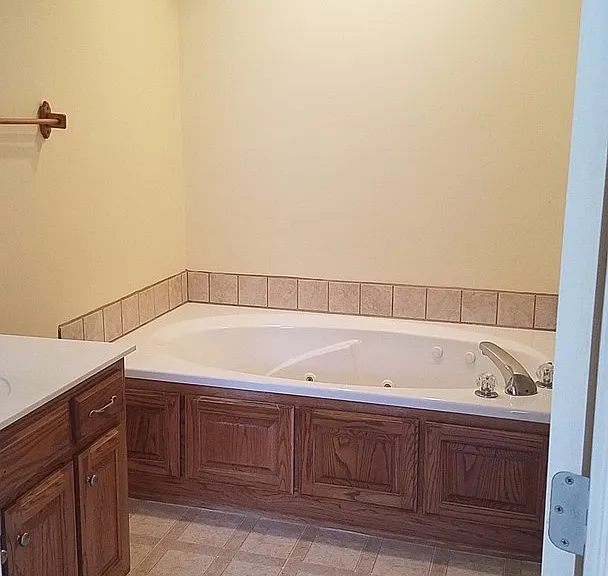 479 Indian Springs Cir — Photo 12