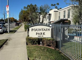 22049 Oxnard St, Woodland Hills, CA 91367