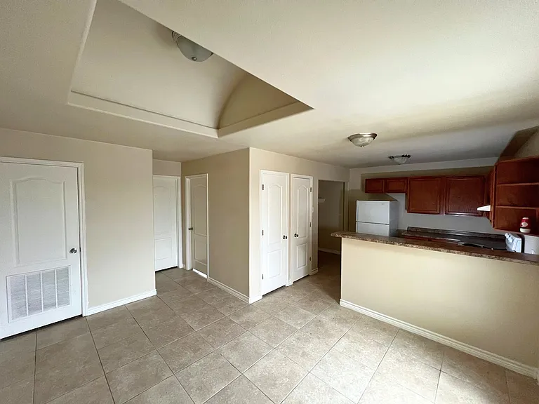 3208 Gustavus St — Photo 6