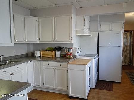 5th image of 408 Hagenson St