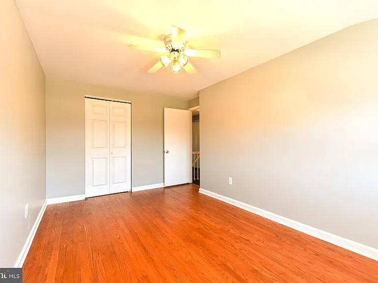 1130 Linden Ave — Photo 17