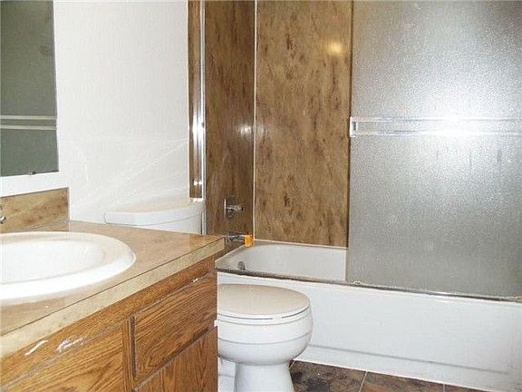 4th image of 3830 NE Belmont Pl