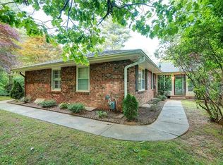 3 Wilderness Cove Rd, Asheville, NC 28804