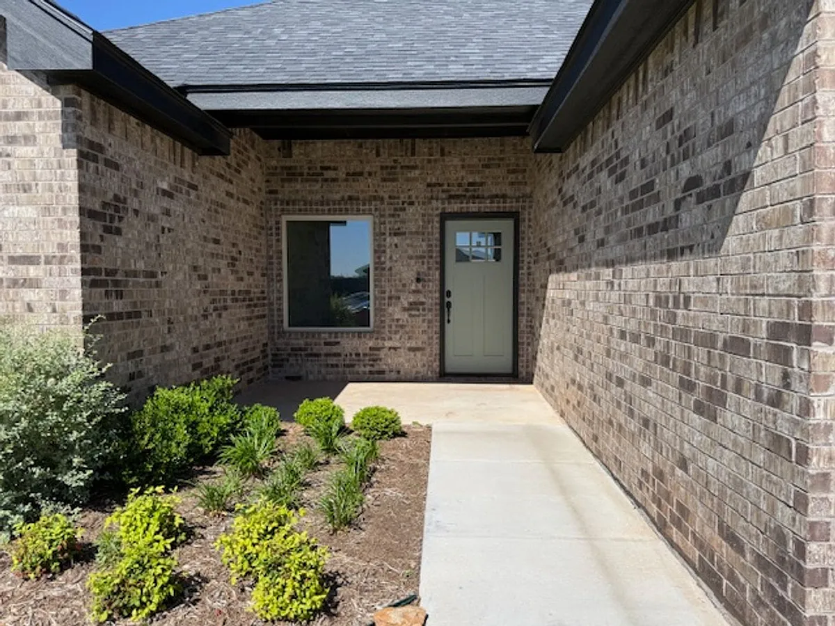 Building Photo - 3302 Shelby