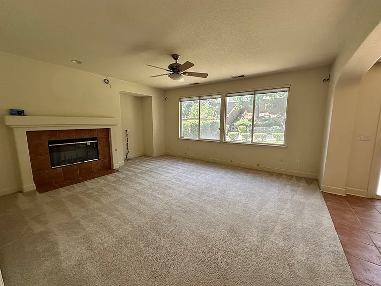 8054 Murcia Way — Photo 36