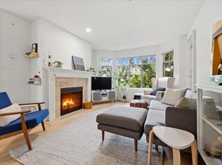 2059 Chesterfield Ave #411, North Vancouver, BC V7M2P4