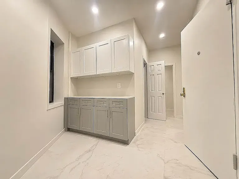 769 4th Ave #1L — Photo 2