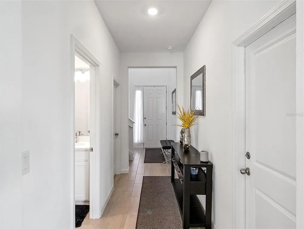4 bed, 3.0 bath, 3020 sqft, $3,000 — Photo 4
