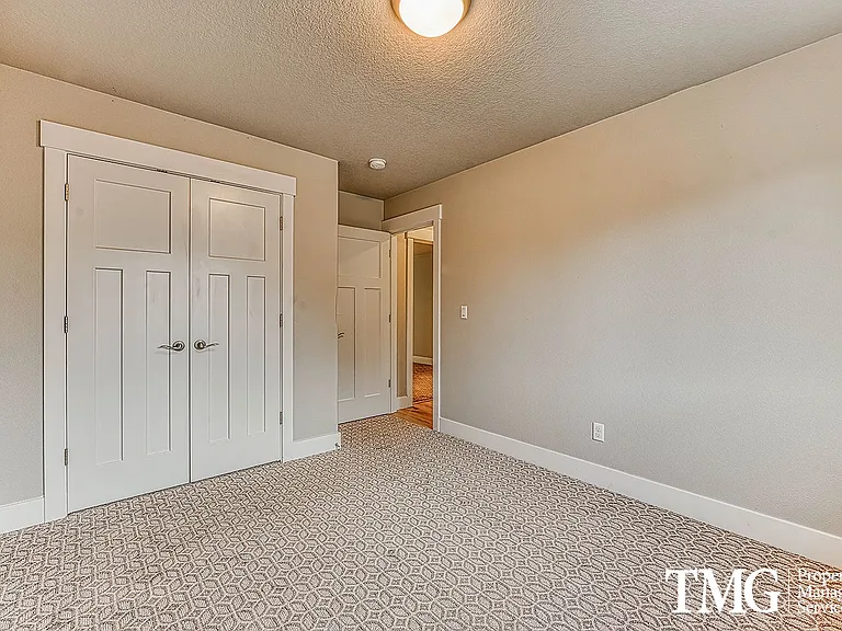 2519 NE 85th Cir — Photo 17