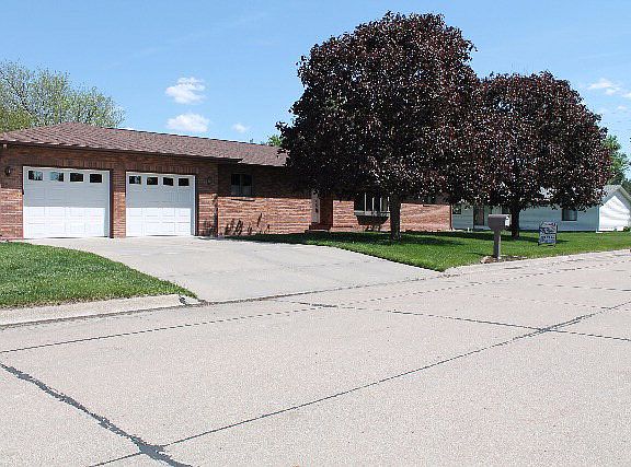 2nd image of 2725 21st Ave