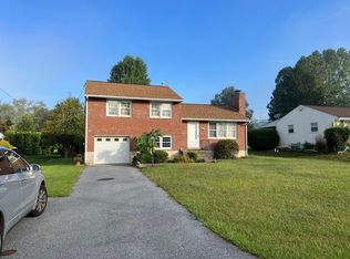 1911 Wabank Rd, Lancaster, PA 17603