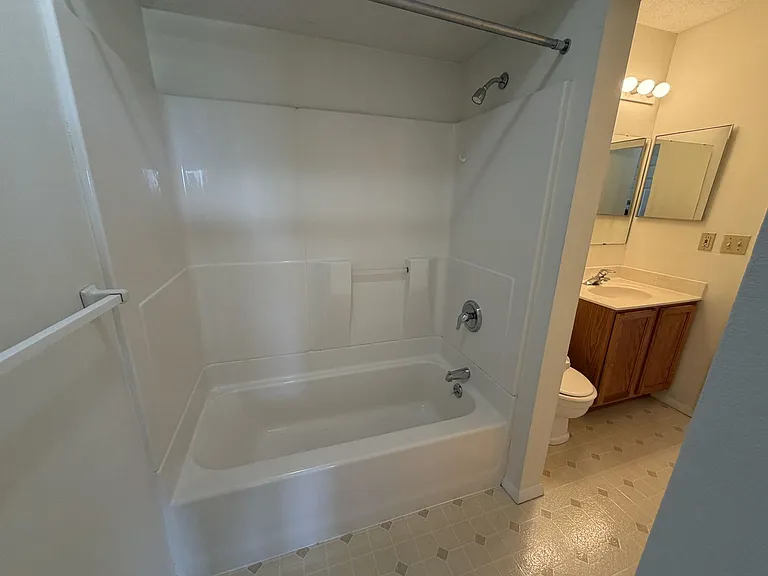 829 Southwest Blvd #I — Photo 15