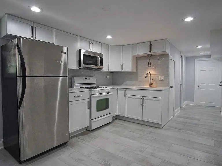 5938 W 64th St #G — Photo 2