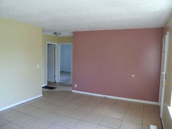 4th image of 503 Cloverland Ct