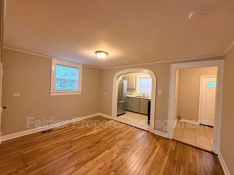 912 Massey Ave — Photo 11