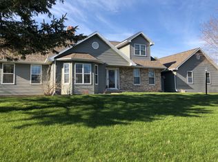 2004 W Roselawn Dr, Appleton, WI 54914