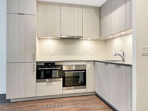 4th image of 158 Front St E #407