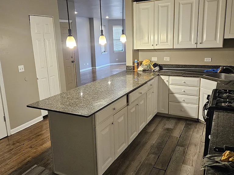 7742 S Kingston Ave — Photo 4