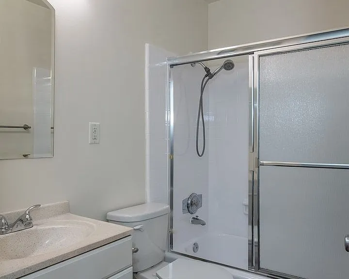 1035 Melrose Ave — Photo 25