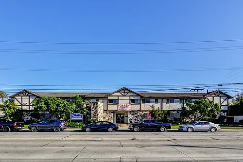 Chanteclaire Apartments Photo 1