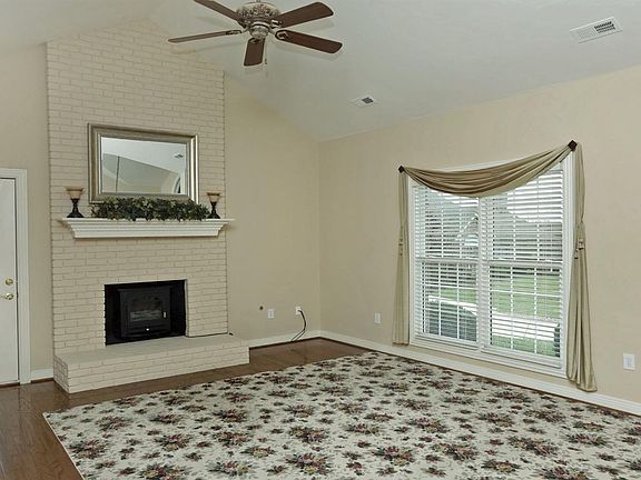 3rd image of 1543 Pine Needles Ln