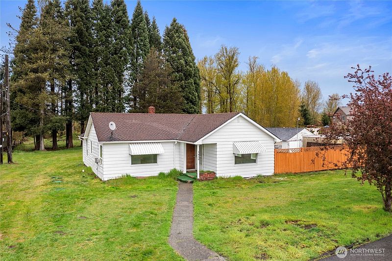 3rd image of 3829 60th Avenue E