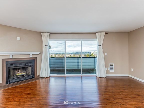 3rd image of 110 19th Ave SE Unit 11