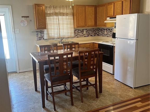 4th image of 547 Level Green Rd