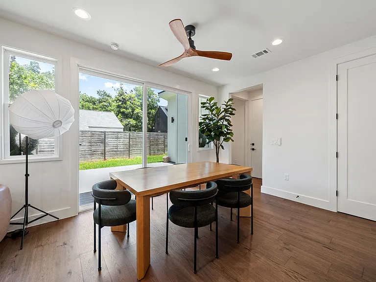 2609 Willow St #2 — Photo 38