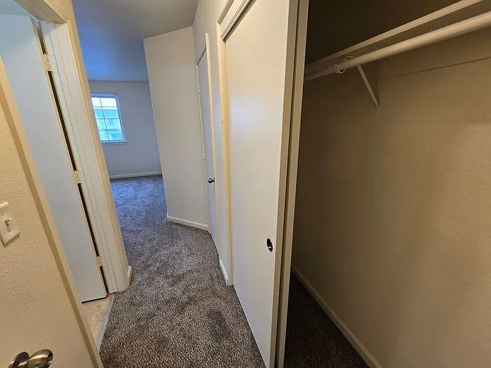 215 Meadowood Ct #A — Photo 16