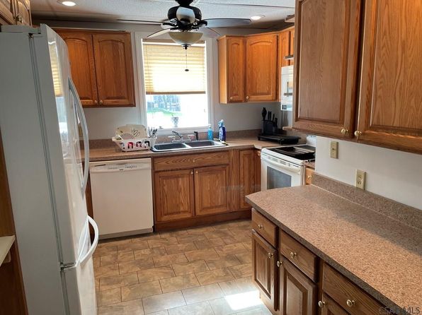 1401 Somerset Ave, Windber, PA 15963