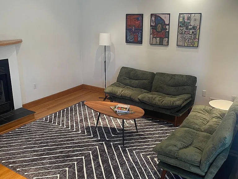 410 E End Ave #6 — Photo 2