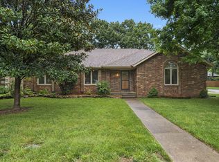 4027 W Woodland St, Springfield, MO 65807