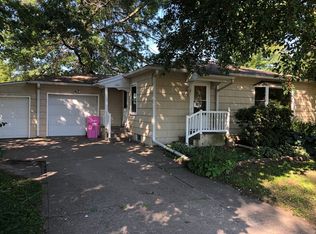 105 2nd St, Colona, IL 61241