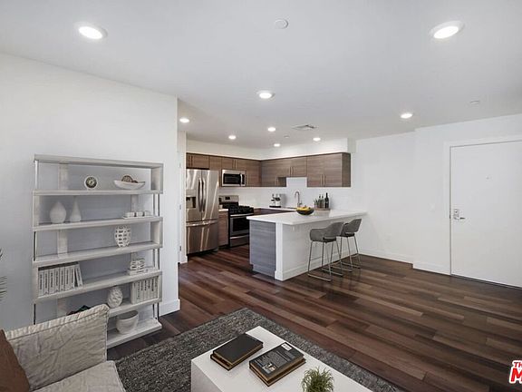 3rd image of 3667 Mentone Ave APT 3